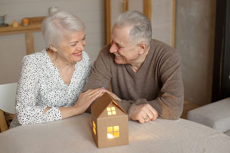 2-Senior-Living-Options-In-Bay-Saint-Louis,-MS-Which-Suits-Your-Loved-Ones-Needs