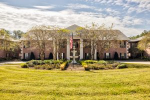 A beautiful and refreshing garden for senior living residents at SummerHouse Bay Cove apartments