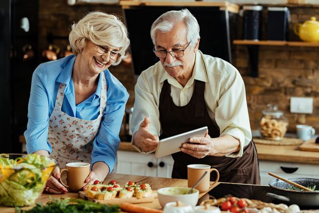 Bonding With Your Loved Ones In Memory Care Units In Vicksburg, MS: Why You Should Try Cooking Together Bonding With Your Loved Ones In Memory Care Units In Vicksburg, MS: Why You Should Try Cooking Together